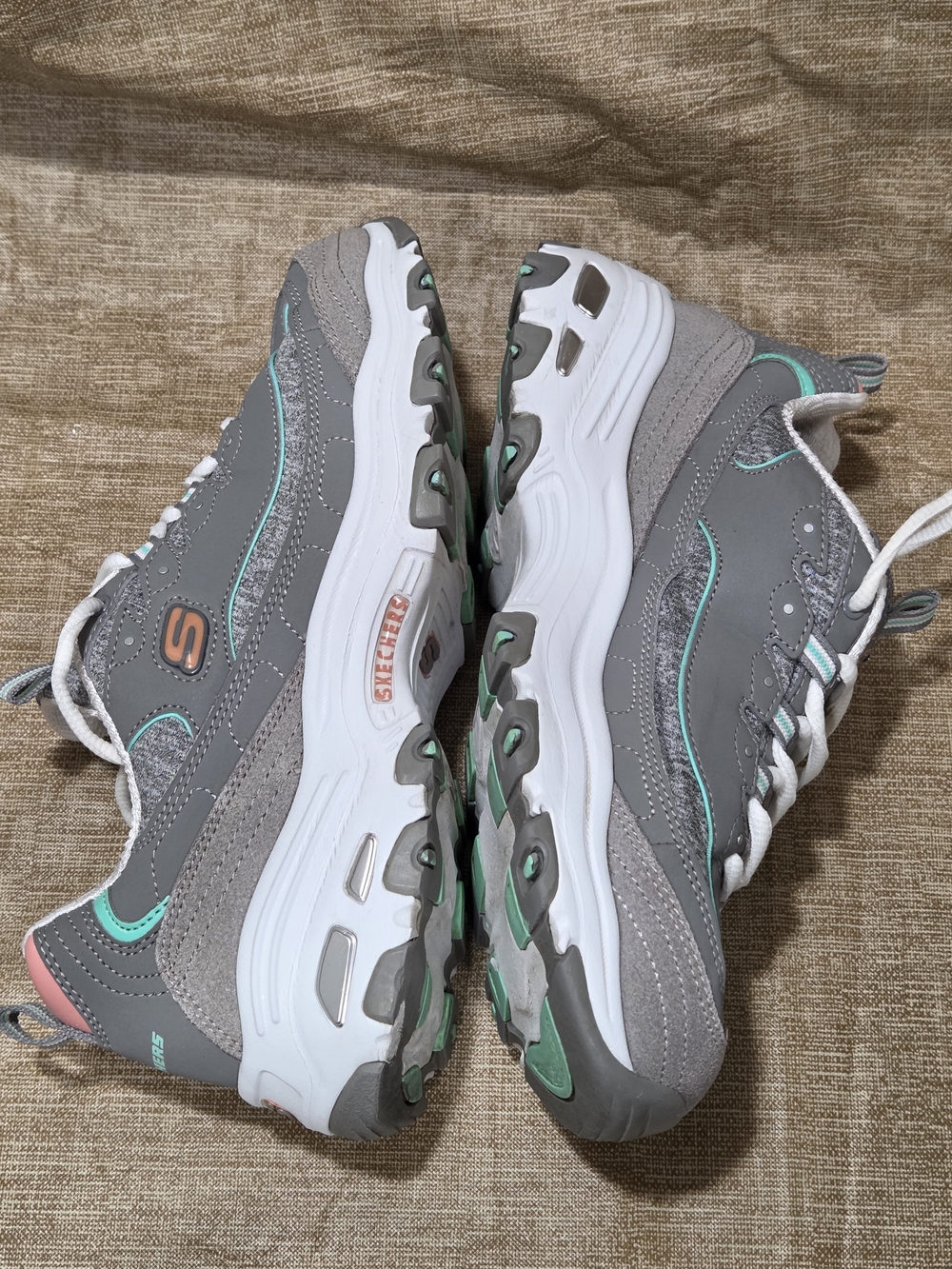 Skechers D'Lites Sparkling Rain sneakers in Gray Womens 9.5 - Picture 8 of 10